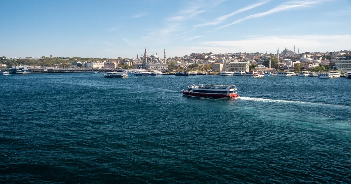 Bosphorus and Istanbul skyline representing the best experiences in Istanbul